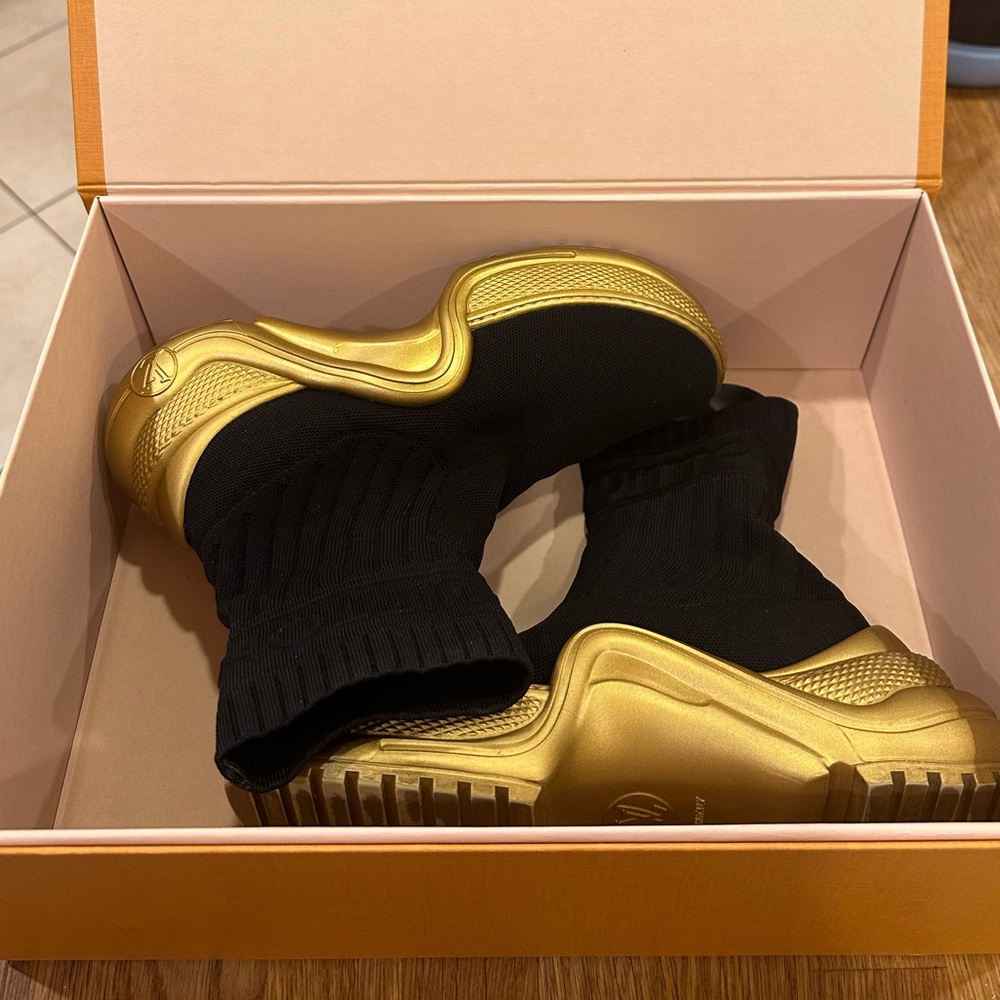 Louis Vuitton New in Box Archlight Sock Sneaker Black and Gold size 35 - Picture 3 of 9